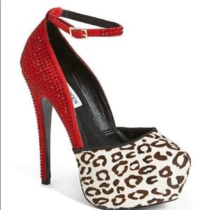 STEVE MADDEN DEENY-R PLATFORM HEEL